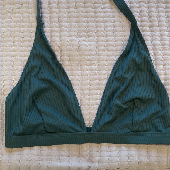 Triangle two-piece top - Picture 1 of 7